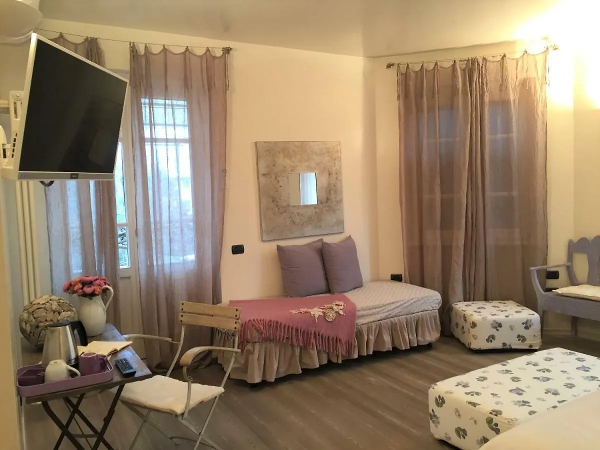 فندق مبيت وإفطار مبيت وإفطار إيزِيو La Casa Di Gabri